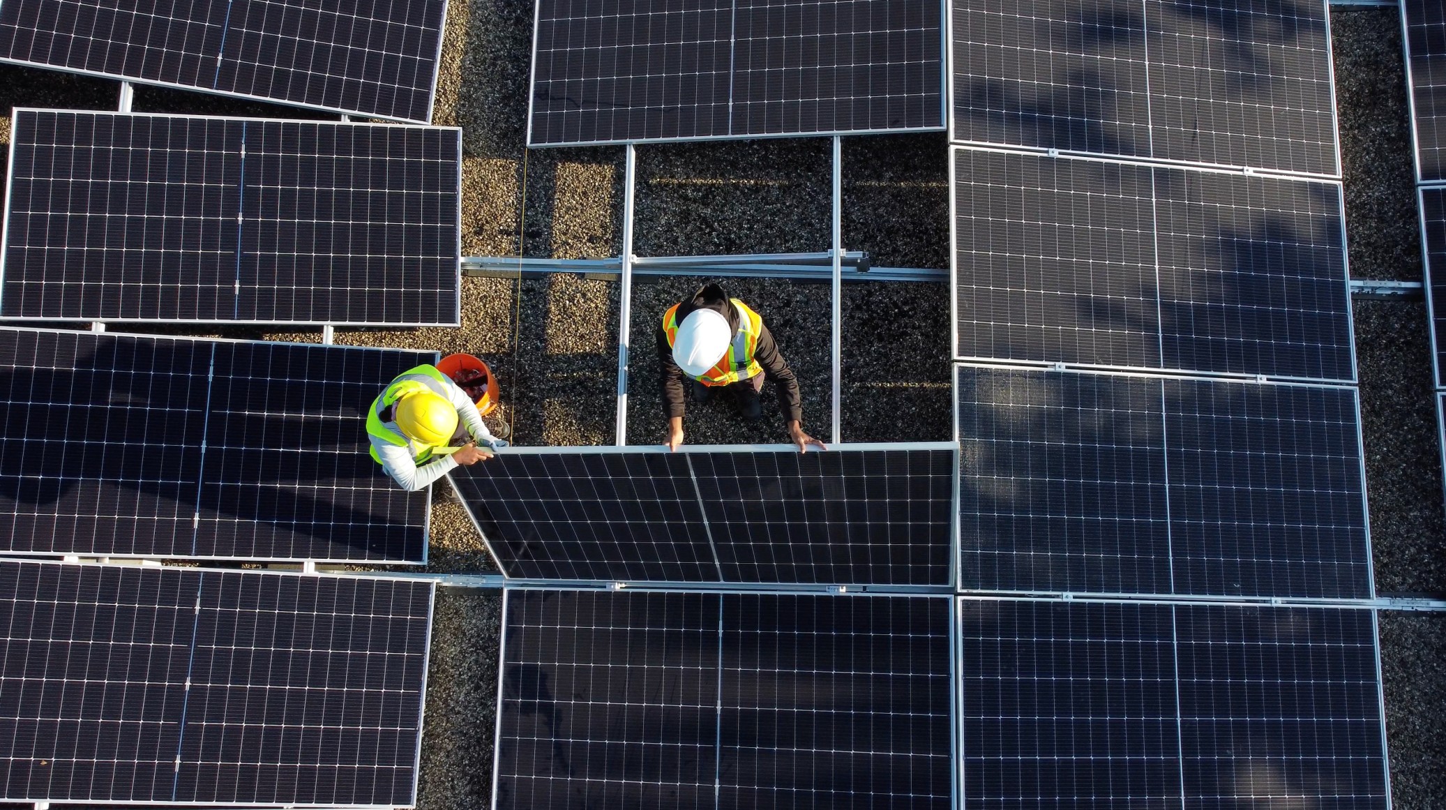 how long do commercial solar panels last